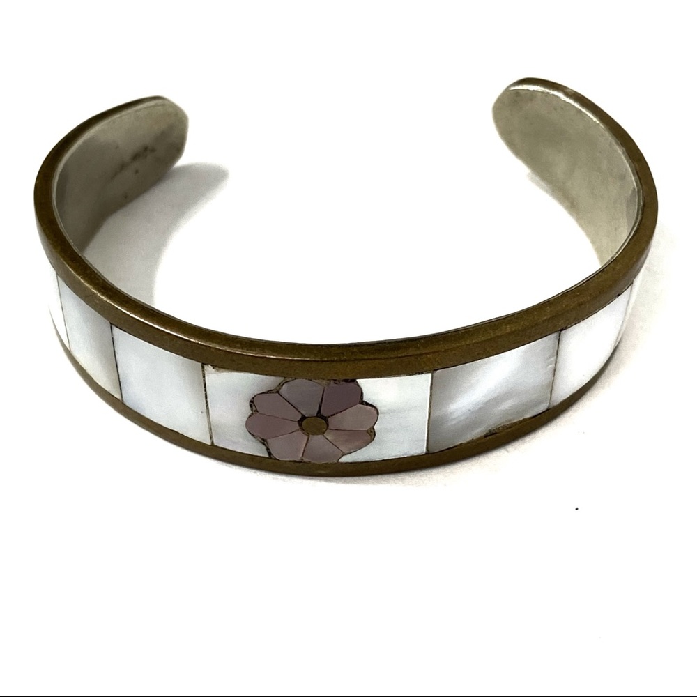 VINTAGE SILVER TONED SHELL INLAY FLORAL CUFF BRACELET